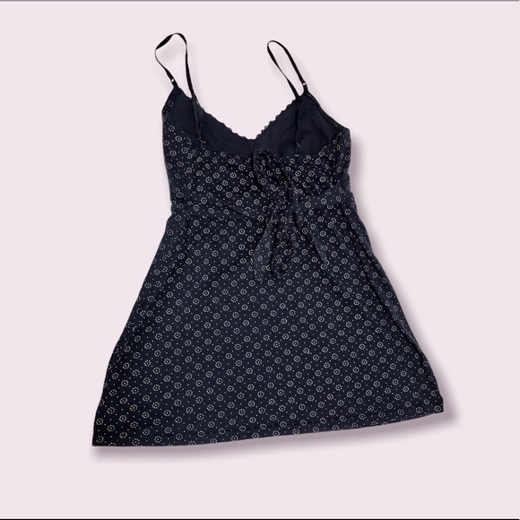 🌟SALE 2/$10.00‼️ American Eagle Women’s Navy/ Floral Top/ tied waist size M - Picture 4 of 9